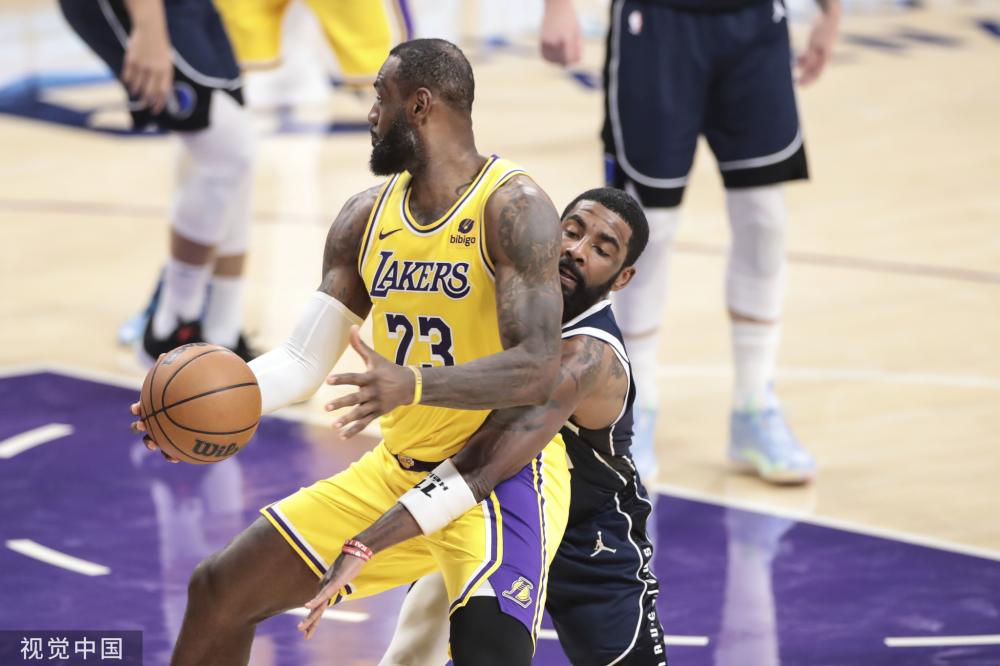 防守反击的 防守反击的